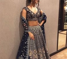 Lehenga Inspiration, Lehenga Blouse Designs, Indian Bridal Lehenga, Indian Lehenga, Indian Bridal Outfits, Punjabi Wedding, Blouse Neck Designs, Wedding Saree, Indian Wedding Outfits