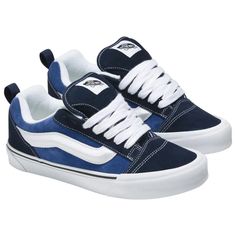 Vans Old School, 90s Men, School Vibes, Shoe Wishlist, Shoes Vans, 90s Nostalgia, Vans Shop, Vans Sneakers, Mens Sportswear