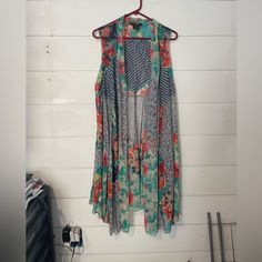 Bnwot Beautiful Floral Sleeveless Cardigan Cover Up Size Women’s Medium. Full Of Vibrant Vivid Colors. Reds, Teal, Navy Blue, Yellow. Has Lace Detailings. Brand Is Mutiples. Comes From A Smoke Free Home And Fast Shipping. Bohemian Floral Print Spring Vest, Blue Vest For Spring Vacation, Spring Layering Tank Vest, Multicolor Spring Vacation Vest, Spring Open Front Vest Top, Spring Vest For Layering, Bohemian Sleeveless Vest For Spring, Bohemian Floral Print Summer Vest, Spring Floral Print V-neck Vest