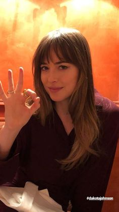 Dakota Johnson Bangs, Dakota Johnson Hair, Dakota Mayi Johnson, Dakota Johnson Style, Long Hair With Bangs, Dream Hair, Dakota Johnson, Brunette Hair, Beauty Inspiration