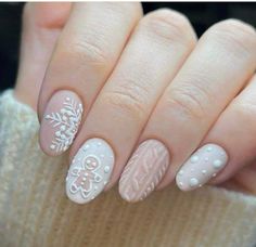 Short Nail Sweater Design, Sweater Nail Christmas, Gel Nails Holiday Winter, Christmas Nail Sweater, Nail Ideas Sweater, Christmas Nails Asthetic, Sweater Holiday Nails, White Nude Christmas Nails, December To January Nails