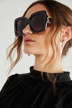 Stay in the shade with these bold oversized sunglasses featured in a large square frame design with gradient tinted lenses. Square Frame Design, High Fashion Runway, Oversized Square Sunglasses, Black Sunglasses Square, Glasses Fashion Women, Large Sunglasses, Sunglasses Women Oversized, Free People Accessories, African Men Fashion