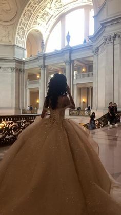 Mäyłiñ🌷 on TikTok Gold Wuince Dresses, Plus Size Quinceanera Dresses, Champagne Gold Quinceanera Dresses, 15th Birthday Dresses, Debut Dress, Gold Quinceanera Dresses