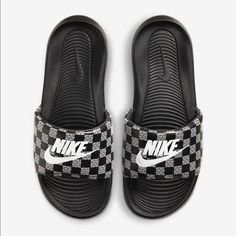 Nike Victori One Printed Checkerboard Slide Sandals Black / White Size 10 Brand New, Never Worn With Tags Soft Foam Underfoot Textured Contoured Phylon Foam Footbed & Midsole For Lightweight Cushioning Rolled Top Edge On The Strap Synthetic Leather Strap With Padded Soft Textile Underlay Nike Branding On Strap With Black And White Checkerboard Flex Grooves Tread Pattern Mechanical Cushioning Thick Padding Feels Soft Wider Straps Unisex Size 10 Nike Slide Sandals, Nike Flip Flops, Memory Foam Sandals, Black And White Sandals, Nike Sandals, Lace Up Gladiator Sandals, Womens Slides Sandals, Nike Slides, Rare Nikes