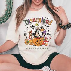 Halloween Disneyland Shirts, Disney Crew Neck Top For Halloween, Vintage Disneyland Sweatshirt, Disney Long Sleeve Halloween Sweatshirt, Disney Halloween Shirts, Disney Halloween Cotton T-shirt, Disneyland Halloween, Disneyland Outfits, Vintage Disneyland