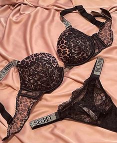 Victoria Secret Lingerie Sets, Victoria Secrets Intimo, Victoria Secret Set, Sinful Clothing, Supermodel Body, Pink Outfits Victoria Secret, Vs Lingerie, Beautiful Braided Hair, Victoria Secret Outfits