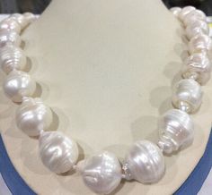 White Baroque Pearl Necklace, Keshi Pearl Necklace, Akoya Pearl Necklace, Pearl Jewelry Design, Beaded Necklace Designs, White Pearl Necklace, Baroque Pearl Necklace, Keshi Pearls, Fabulous Jewelry