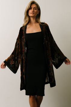 Amal Velvet Kimono | Black Multi Black Velvet Kimono, Green Velvet Kimono, Witchy Work Outfit, Forest Wedding Outfit, Woodsy Fashion, Black Boho Outfits, Sheer Kimono Outfit, Edgy Vintage Outfits, Witchy Fashion Modern Witch