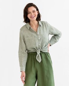 Long-sleeved linen shirt CALPE in Forest green gingham - Dress up any outfit with this versatile long-sleeved linen shirt, perfect for a night out or a professional setting.