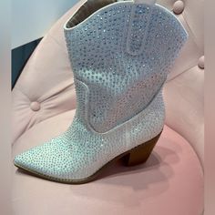 Barness White Rhinestone Western Boots. Bought From Boutique And Never Worn. Super Sparkly! Short Cowgirl Boots, Cute Boots, White Rhinestone, Cowgirl Boots, Western Boots, Boots Booties, Bootie Boots, Ankle Boots, Color White