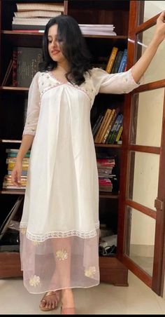 White Colour Kurti Designs Latest, Kasavu Kurti Designs, New Kurti Designs 2024 Latest Simple, Onam Dress, Frock Ideas, Simple Frock, Alia Cut, Cotton Dress Pattern, Simple Kurta