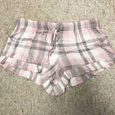 Anthropologie Cloth And Stone Ruffle Shorts. Brand New. Never Worn. Size Xs Cute Pj Shorts, Pajamas Shorts, Cloth And Stone, Cute Pjs, Pj Shorts, Cute Pajamas, Swaggy Outfits, Ruffle Shorts, Comfy Fashion