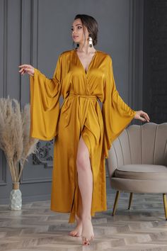 Bridal Kimono Robe, Long Silk Robe, Gold Kimono, Long Bridal Robe, Moda Kimono, Bridal Dressing Gown, Silk Bridesmaid Robes, Silk Robe Long, Robe Silk