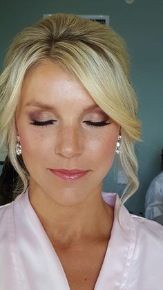 Over 50 Bridal Makeup, Wedding Make Up Older Bride, Natural Makeup Looks For Mother Of The Bride, Mother In Law Makeup Wedding, Wedding Makeup Older Bride, Mother Of The Groom Makeup Looks Green Eyes, Mother Of The Groom Makeup Looks Wedding, Mother Of The Bride Makeup Ideas Make Up Over 50, Mother Of Bride Makeup Blonde