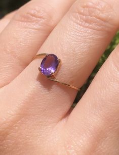 Simple Stone Ring Design, Single Stone Ring Design, Single Stone Finger Rings Gold, Single Stone Ladies Ring, Stone Finger Ring Gold, Elegant Stone Work Ring, Stone Ring Design, Minimalist Diamond Rings, Purple Stone Rings