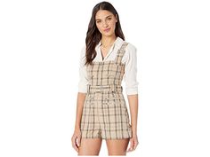 Chic Cotton Shortalls For Day Out, Chic Shortalls For Day Out, Chic Fitted Cotton Shortalls, Fitted Summer Shortalls, Fitted Shortalls For Summer, Spring Short Length Shortalls, Fitted Short Tops For Fall, Casual Shorts With Short Inseam For Fall, Fitted Shortalls For Summer Day Out