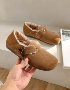 Features: Item Type: Clogs Shoes Gender: Female Main Material: Cowhide Sole: Cow Tendon Process: Handmade Heel Type: Chunky Heel Height: Flat (1-3 cm) Season: Winter, Autumn Closure Type: Slip-on Color: Khaki, Apricot, Coffee Size:35-40 Suede Slippers With Buckle Closure And Round Toe, Winter Slippers With Round Toe, Brown Slippers With Buckle Closure And Round Toe, Winter Clogs With Buckle Closure And Round Toe, Brown Closed Toe Slippers With Buckle Closure, Winter Brown Closed Toe Clogs, Clogs With Cushioned Footbed And Round Toe, Winter Suede Clogs With Round Toe, Brown Slippers With Cushioned Footbed And Round Toe