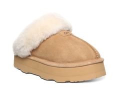 Did someone say "throwback"? Because Bearpaw did and they gave us the super cute Retro Loki for all the 70's, 80's, and 90's vibes! Suede upper, Easy slip-on entry, Flat heel, Classic round toe, Full sheepskin footbed, Lightweight 1 1/2 inch retro platform EVA outsole, Sheepskin footbed, Sheepskin collar, Bearpaw® branding details, Treated with BearCoat™ Rain & Stain Repellent | Women's Bearpaw Retro Loki Platform Winter Clog Slippers Shoes in Iced Coffee Size 7 Bear Paws Boots, Bearpaw Slippers, Winter Clogs, Sleep Drink, Cat Slippers, Super Fly, Retro Fashion Women, Shoe Wishlist, Coffee Sizes