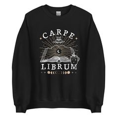 🌲Please Order by 10.12 for Delivery to the US/UK by 25.12 🌲  Dark Academia aesthetic style Latin quote Carpe Librum (Seize the Book) for a bookworm who stays up all night to read that next chapter. Vintage aesthetic style with magical night vibes. Dark gothy and witchy aeshetic featuring mystical tarot card style graphics like stars, crescent moon, a moth and a book. Cute unique gift idea for teen girls and boys, women, men, book lover, bookworm, dark academia aesthetic style lover, witch, got Black Literary Top With Graphic Print, Dark Academia Aesthetic Books, Code Clothes, Latin Quotes, Witchy Goth, Night Vibes, Dark Gothic, Dark Academia Aesthetic, Aesthetic Style