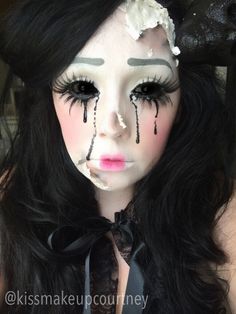 Broken cracked doll makeup Halloween Haunted Makeup Ideas, Cracked Doll Makeup Halloween, Haunted Doll Makeup, Halloween Hair And Makeup