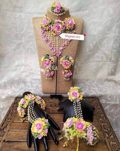 Floral Necklace Jewelry Fresh Flowers, Jagannath Jewellery, Haldi Flowers, Photography Poses For Wedding, Flower Jwellary, Bangla Poem, Haldi Jewellery