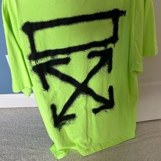 Never Worn Tan T-shirt For Spring Streetwear, Urban Green T-shirt For Spring, Green Urban T-shirt For Spring, Green Logo Print Shirt For Summer, Green Logo Print Summer Shirt, Urban Green Tops For Spring, Urban Style Green Tops For Spring, Graphic Tees Men, White Shirts