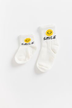 Soft kids socks with Smily faces on each ankle Non-slip grips on bottom Smiley Socks, Called To Surf, Getaway Dress, Face Socks, Quarter Socks, Occasion Dresses Wedding, Smiley Faces, Kids Socks, Wedding Beauty