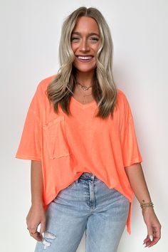 Details: Unleash your playful side with our Oversized Pocket Raw Edge Top! Made from light and soft fabric, this top features an oversized v-neck, convenient front pocket, and a unique hi-low and raw edge hem. Get ready to turn heads and make a fashion statement with this quirky and stylish top!- Short sleeves - Oversized fit Content: 100% cottonSize + Fit: Model is 5'4" (ash gray), 5'2" (black), 5'9" (bone) and wearing a Small - Approximate measurements from a size small - Full length: 27.5"(Fr Preppy Tops, Future Clothes, Preppy Style Summer, Pretty Shirts, Ash Gray, Stylish Top, Cute Preppy Outfits, Loose Fitting Tops, Pocket Top