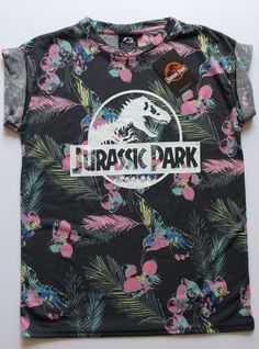 Ladies Jurassic Park Universal Studios Retro Movie Floral T Shirt from Primark | eBay Jurassic Park Universal Studios, Outfit Trends, Primavera Estate, Look Fashion, Dress To Impress, Style Me