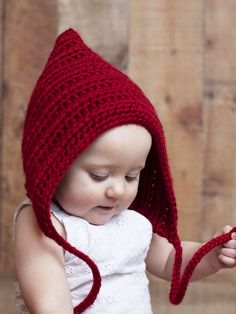 Red wine pixie elf hat by Two Seaside Babes Baby Crochet Christmas, Baby Bonnet Crochet Pattern, Blythe Bebek, Crochet Elf Hat, Awesome Crochet, Crochet Baby Bonnet, Bear Patterns, Crochet Friends, Crochet Bear Patterns