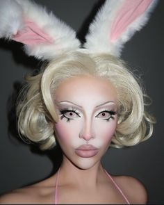 White Rabbit Makeup, Bunny Halloween Makeup, Rabbit Makeup, Bunny Makeup, Rabbit Halloween, Bunny Halloween Costume, Classy Halloween Costumes, Halloween Beauty, Halloween Makeup Pretty