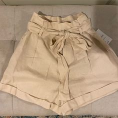 New With Tags. Forever 21. Linen Shorts With Tie Belt. Size Small Floral Denim Shorts, Shorts Linen, Chiffon Shorts, Beige Plaid, Satin Shorts, Forever 21 Jeans, Elastic Shorts, White Denim Shorts, Frayed Denim