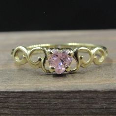 Size 6.25 10k Gold Cubic Zirconia Pink Heart Band Ring Vintage Estate Wedding Engagement Anniversary Gift Idea Beautiful Elegant Unique Cute Pink Heart Ring, Square Halo Ring, Disney Engagement Rings, Pink Heart Rings, Paw Ring, Cartier Love Ring, Heart Band, Sterling Silver Rings Turquoise, Cz Rings Engagement