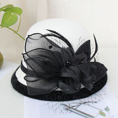 Cappello Cloche, Hat Fedora, Hip Pads, Queen Love, Kentucky Derby Hat, Derby Hat, Drag Queens, Cloche Hat, Casual Hat