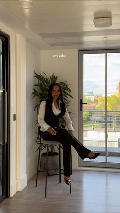 Lawyer Outfit Casual, Businesses Outfits Women, Solicitor Outfit Woman, Lawyer Fashion Black Women, Business Casual Black Women Outfits, Mock Interview Outfits, Office Vixen Outfits, Lawyer Aesthetic Outfit, Business Woman Aesthetic Black Women