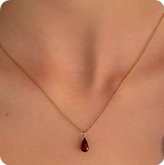 Gold Garnet Necklace For Wedding, Elegant Gold Garnet Necklace, Vintage Garnet Gemstone Necklace, Garnet Necklace Gold, Vintage Red Garnet Necklace, Silk Bag, Dry Well, Gold Bond, Garnet Necklace