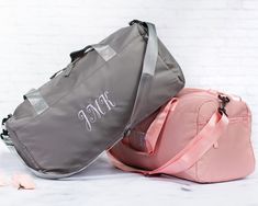 "Treat yo' girls! These personalized duffle bags make the perfect gift for that much-awaited bachelorette trip. They're the perfect size for filling up with her favorite goodies. Available in two colors, the duffel comes with a detachable shoulder strap and fully-lined interior. The wet pocket and separate shoe compartment makes this gift one they'll use for trips to come. Whether it's for a sweat sesh at the gym or their next adventure, this duffle will quickly become their next must-have. * Di Personalized Beach Tote, Bridal Party Bags, Black Duffle Bag, Pink Duffle Bag, Groomsmen Gift Set, Gift Bachelorette Party, Bachelorette Party Gift, Bridesmaid Gift Bags, Bachelorette Trip