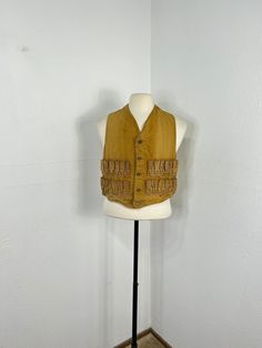 "60's vintage cotton canvas  hunting vest. nice looking. no damages or stains. good vintage condition,showing normal wear. MEASUREMENTS chest(pit to pit)：20\" length：17.5 \" all measurements are taken with the garment flat on the ground. feel free to ask me any questions and I'll assist you with my all pleasure. thx for viewing my shop." Retro Brown Cotton Vest, Vintage Cotton Vest Outerwear, Vintage Brown Cotton Vest, Vintage Vest With Pockets, Vintage Sleeveless Cotton Denim Vest, Vintage Sleeveless Cotton Vest, Hunting Vest, Mens Vests, Vest Outfits