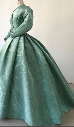 1830 Dress, 1860s Day Dress, 1800 Fashion, 1800s Dresses, Historic Dresses, Victorian Ball, 1899 Fashion, Vestidos Anime, Historical Clothes