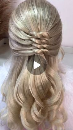 64K likes, 302 comments - _ednamleite on November 27, 2023: "Simples assim 🎀💕✨ Já salva e me segue para mais videozinhos assim 🥰 #penteadoslindos #penteadossimples #penteadossoltos #hairtutorial #hairvideosbystylists #hairvideosideas #noivas #rellsinstagram #cabeloslindos #hairtutorial#hairideias#penteadosfaceis#amazinghair#amazinghairstyle#bride#explorar#penteadistas#penteadosformatura#". Hair Styles Using Hair Loop Tool, Braided Up Do Wedding, One Shoulder Hair, Apostolic Hairstyles Easy, Curly Wedding Hair