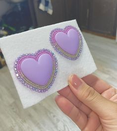 Beading native earrings. Heart Shaped Beaded Earrings, Purple Beaded Earrings Native Americans, Beadwork Designs Patterns, Heart Beaded Earrings, Purple Beaded Earrings, Beaded Heart Earrings