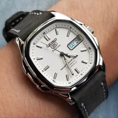 Stylish Watches Men, Classy Watch, Timeless Watches, Wrist Accessories, Fancy Watches, Retro Watches, Affordable Watches, Modern Watches, Swatch Watch