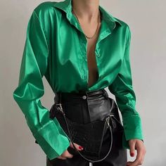 Autumn Shirt Women's Polo Collar - Timeless Beauty:Modest style for women of all ages Satijnen Blouses, Green Silk Shirt, Satin Shirts, Blouses Vintage, Long Sleeve Blouses, Satin Bluse, Cardigan Casual, Satin Long Sleeve, Casual Shirt Women