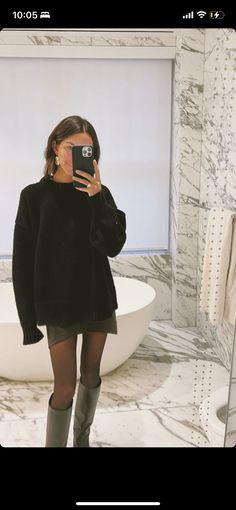 Dinner Outfit Classy Winter, Casual Dinner Party Outfit, Arielle Charnas Style, Christmas Dinner Outfit, Outfit Botas, Dinner Party Outfits, Outfit Dinner, Dinner Outfit, New Years Eve Outfits