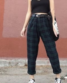 Grunge Winter Outfits, Grunge Outfits Edgy, Outfit Inspirations Edgy, Dress In Autumn, Letter To A Friend, Brown Pixie, Blue Plaid Pants, Grunge Outfits Winter, Green Plaid Pants