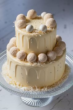 White Chocolate Wonder: Raffaello Cake for a Chic Party! Raffaello Balls, Raffaello Cake, Bts Cake, Edible Pearls, White Chocolate Ganache, A Birthday Cake, Elegant Cakes, Chic Party, Birthday Treats