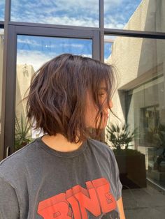 Short Haircuts For Women Light Brown, Short Bob Textured Haircut, Short Hairstyle Women Burnett, Bob Haircut Textured, Short Bob Haircuts For Wavy Hair, Short Female Haircut Straight Hair, Below The Chin Haircuts, Short Brown Hair Chocolate, Short Hair Cuts Bobs