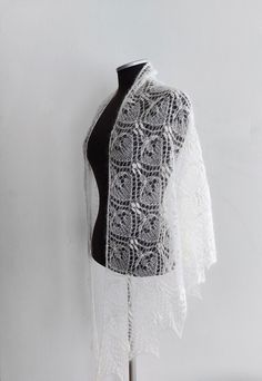 Elegant Lace Shawl Scarves, Elegant Alpaca Shawl, Elegant Hand Knitted Cream Shawl, Elegant Handmade Shawl As Gift, Elegant Lace Shawl Dupatta, Elegant Handmade Shawl For Gift, Handmade White Lace Shawl, White Shawl Scarves As Gift, Handmade Lace Shawl In White