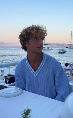 Elio Aesthetic, Guy Hairstyles, Surfer Guys, 2024 Hairstyles, Blonde Hair Boy, Men Haircut Curly Hair