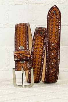 ABOUT THE ITEM:   - This belt is made of top quality genuine leather. - Custom engrave option. - Easy Snap-On system to change the custom buckle. - Removable Buckle.  - 1.5" wide. Leather Tooled Belts, Tooled Belts, Handmade Leather Belts, Leather Tool Belt, Belt Western, Custom Leather Belts, Tooled Leather Belts, Mens Western, Handmade Leather Belt